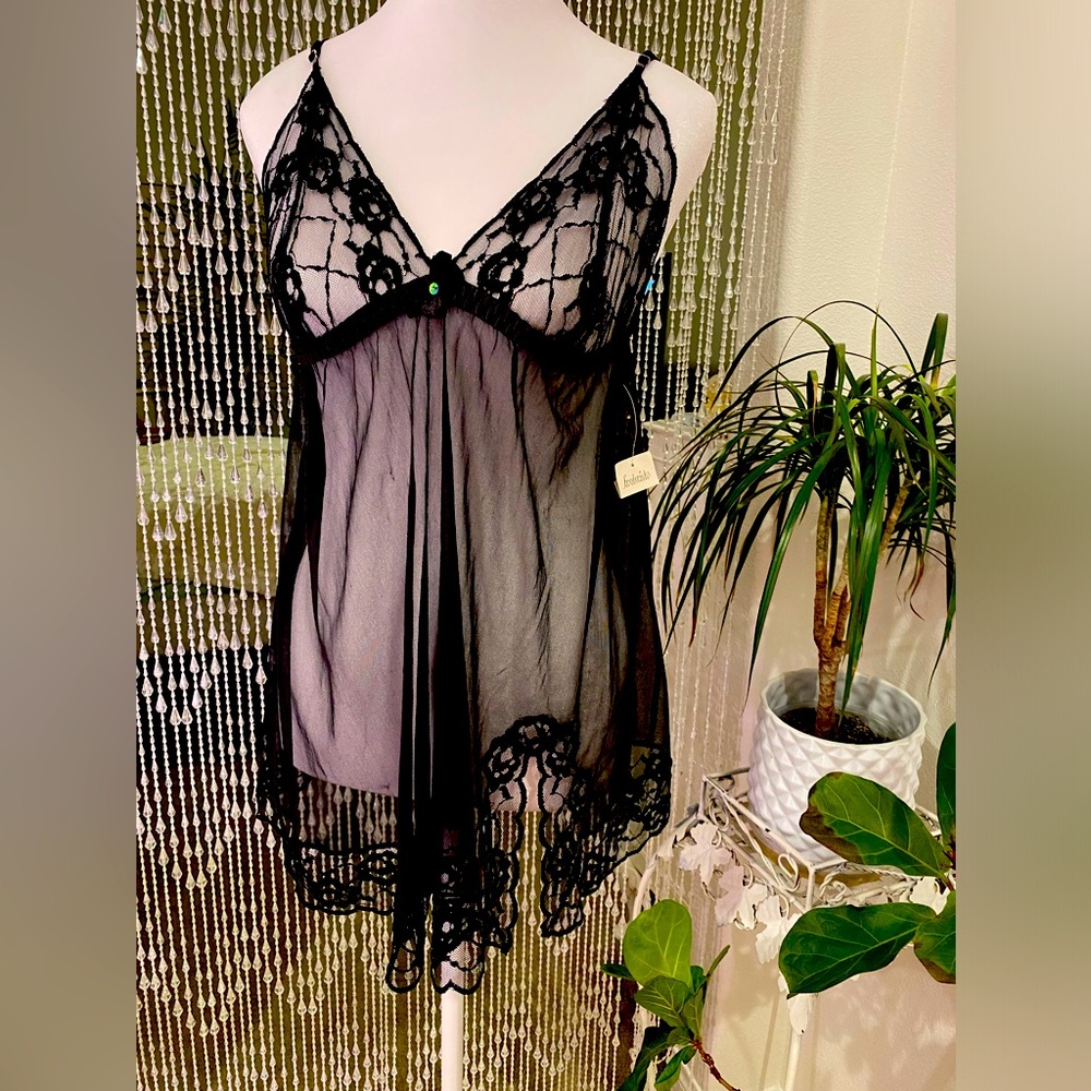 FREDRICKS of HOLLYWOOD LACE BABYDOLL NWT